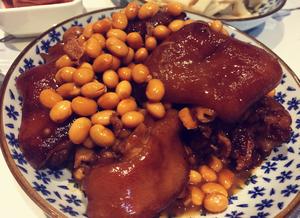 铸铁锅黄豆焖猪蹄的做法 步骤6