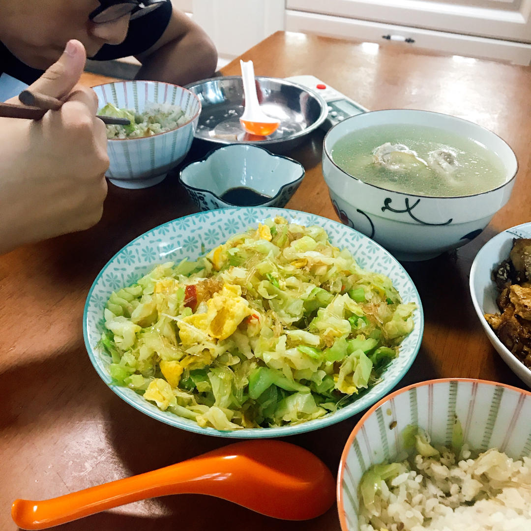 包菜炒粉丝
