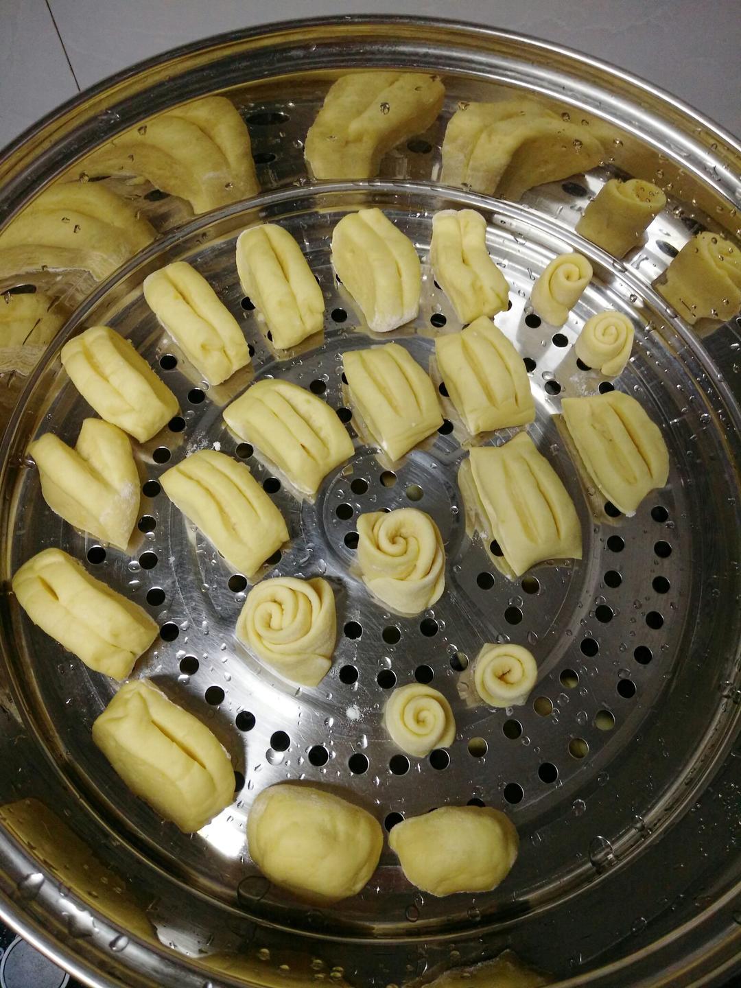 新手也可以--详解如何做出人见人爱、金黄的南瓜馒头