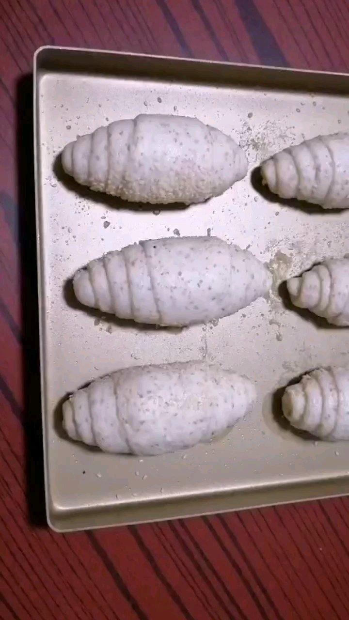 全麦芝麻盐面包