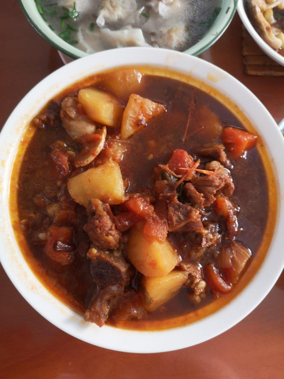 番茄土豆炖牛腩