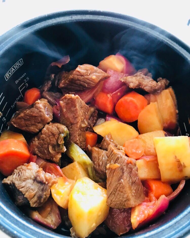 一个话唠包教包会的香浓红烩牛腩