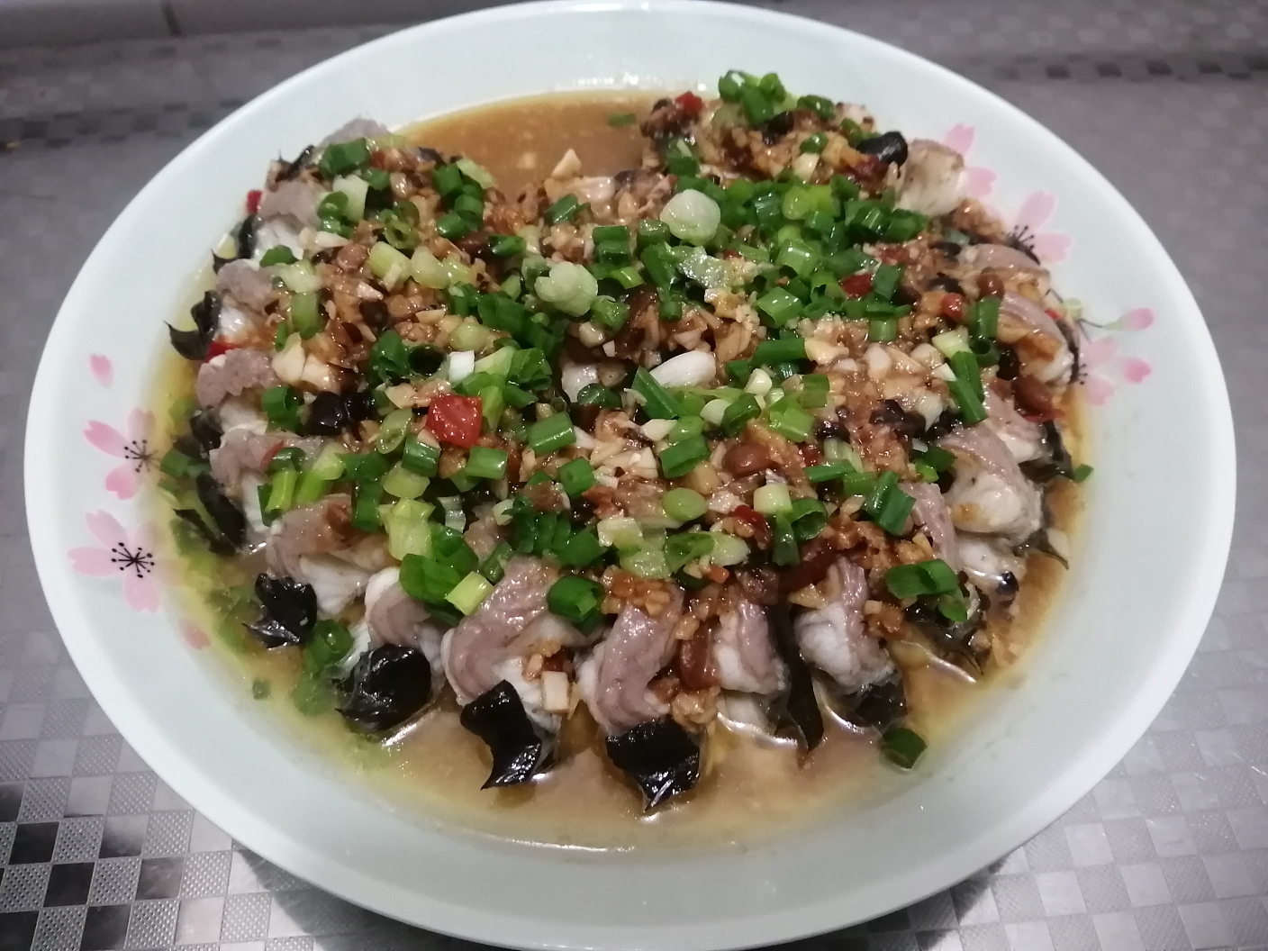 酸梅麵豉醬蒸盤龍鱔