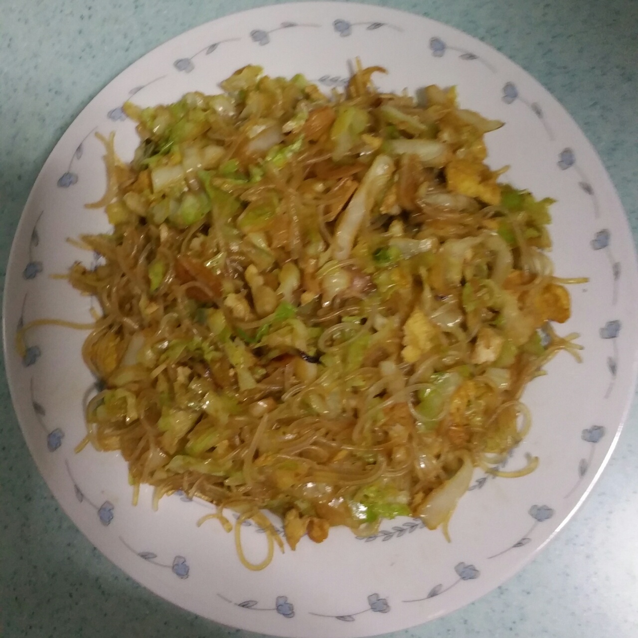 包菜粉丝炒鸡蛋