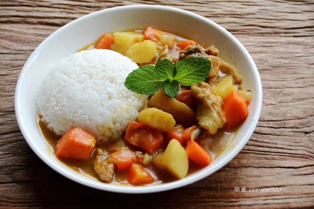 百梦多鸡肉咖喱饭