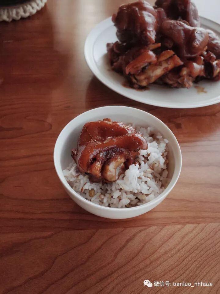 卤猪蹄(田螺姑娘)的做法