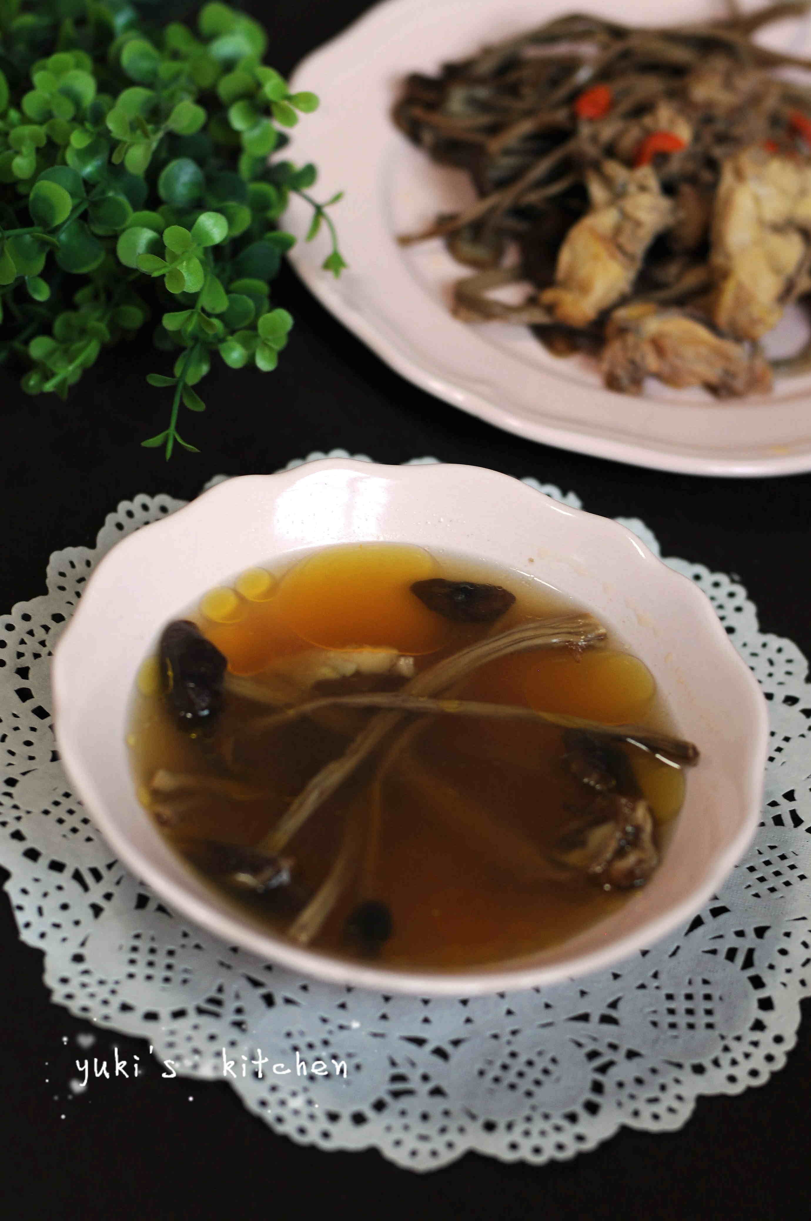 茶树菇煲鸡汤的做法