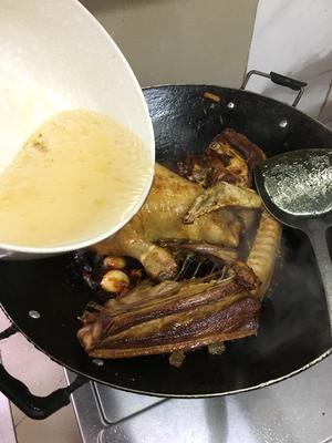 三杯鸭的做法 步骤6