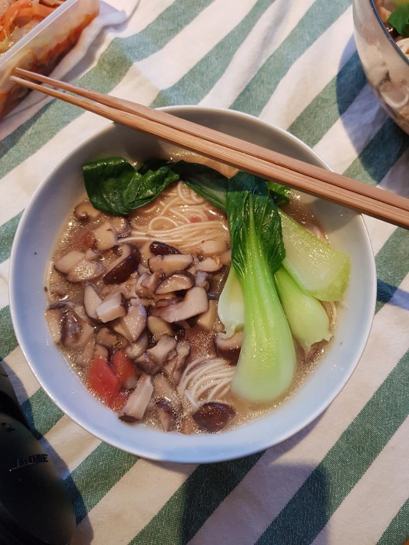 菌汤面条 看得见的香菇 尝得到的鲜美 这才是真正的菌汤