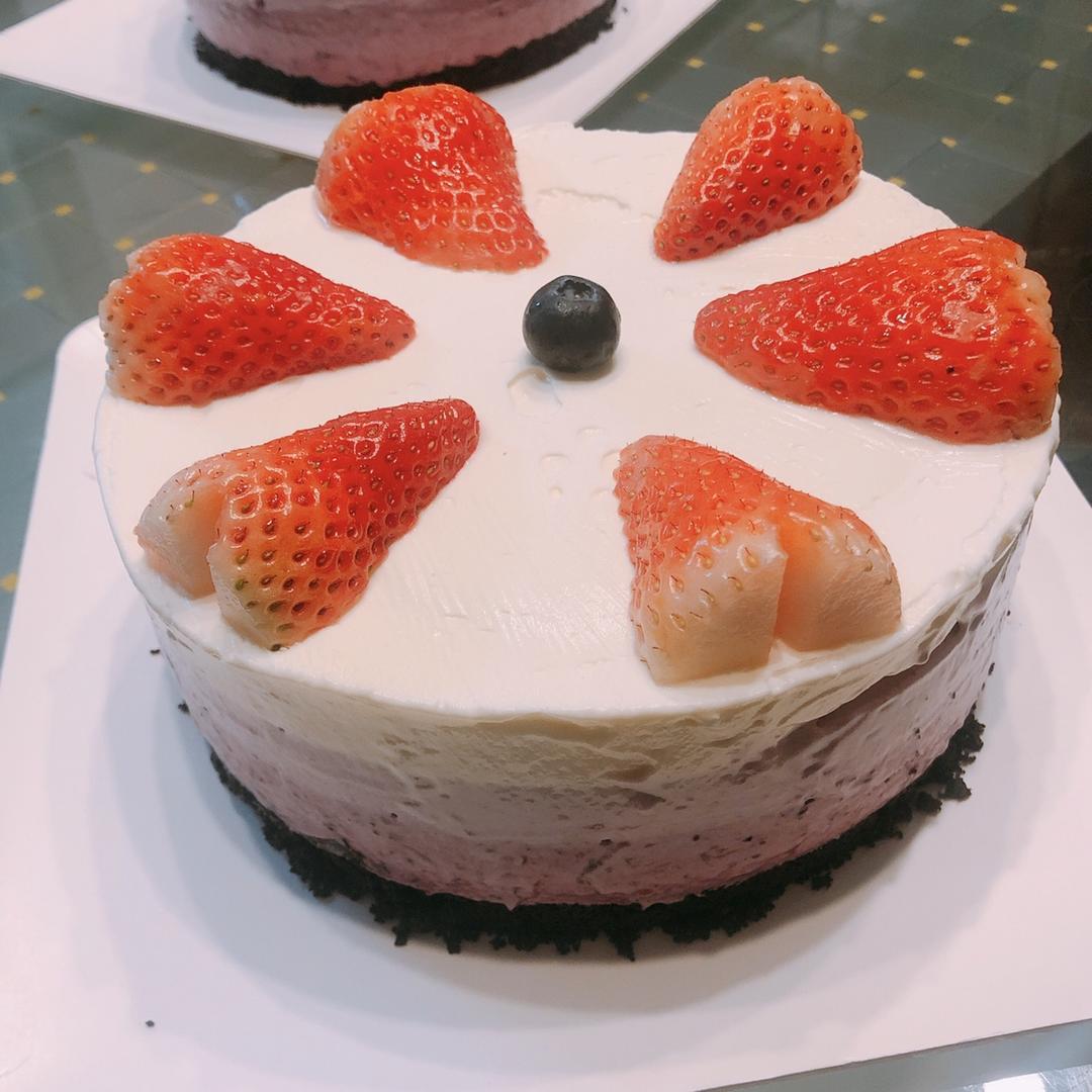 蓝莓酸奶慕斯蛋糕