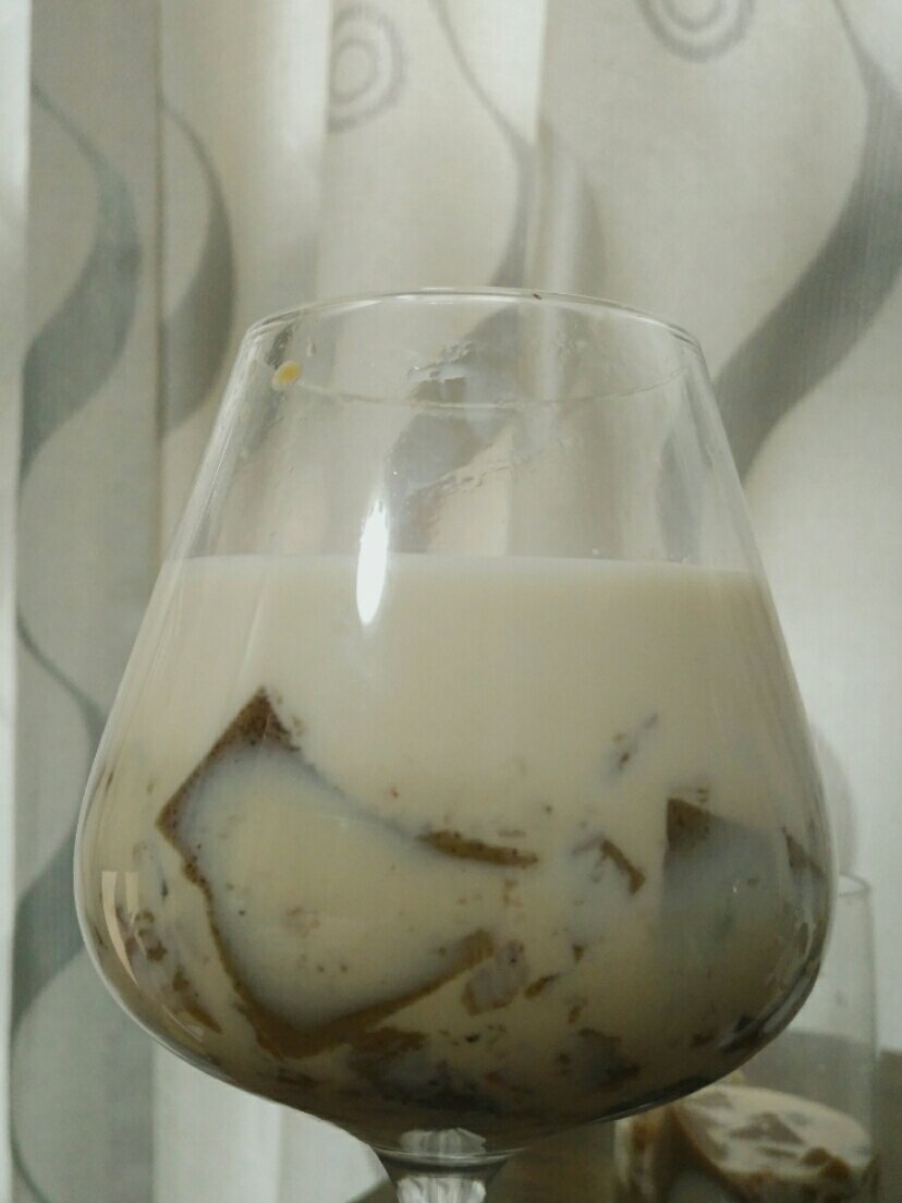 超简单的咖啡冻 牛奶