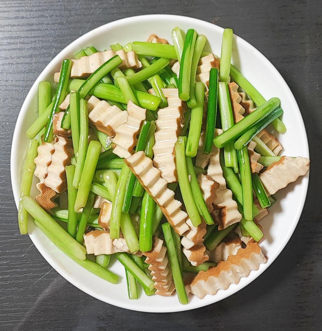 五香蒜苔炒豆干