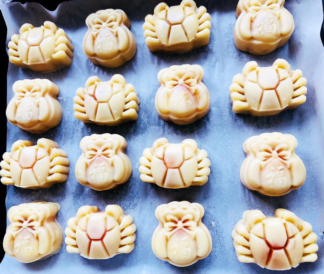 广式蛋黄莲蓉月饼