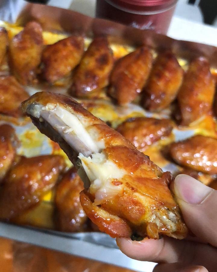 奥尔良烤鸡翅 还没摆盘就被抢光了