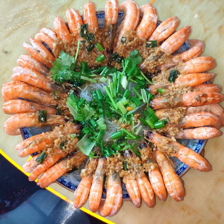 色香味俱全的蒜蓉粉丝虾🦐操作容易材料简单，虾肉鲜嫩