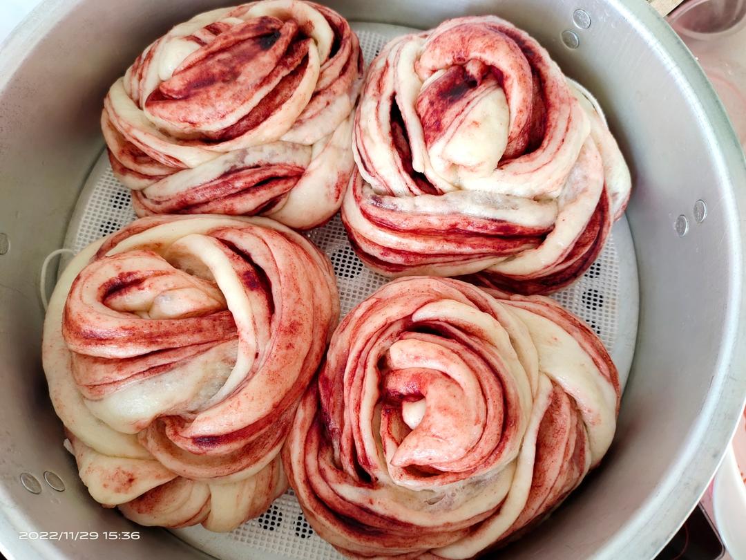 蓬松暄软｜好看又好吃的咸香花卷