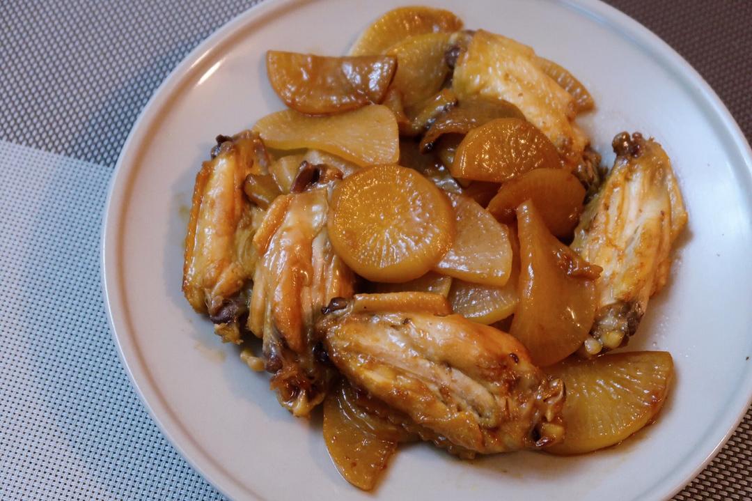 《昨日的美食》之白萝卜炖鸡翅