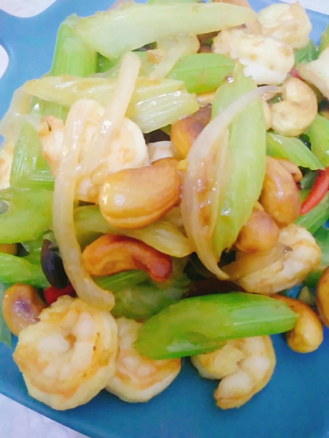 西芹腰果炒鲜瑶柱（虾仁）---在家也能做出五星级酒店的菜肴