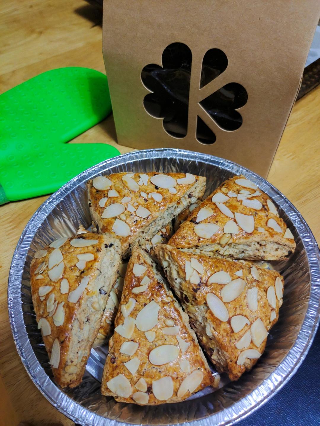 满屋飘香，口口都是满足——酥松香甜的蔓越莓蜜豆司康