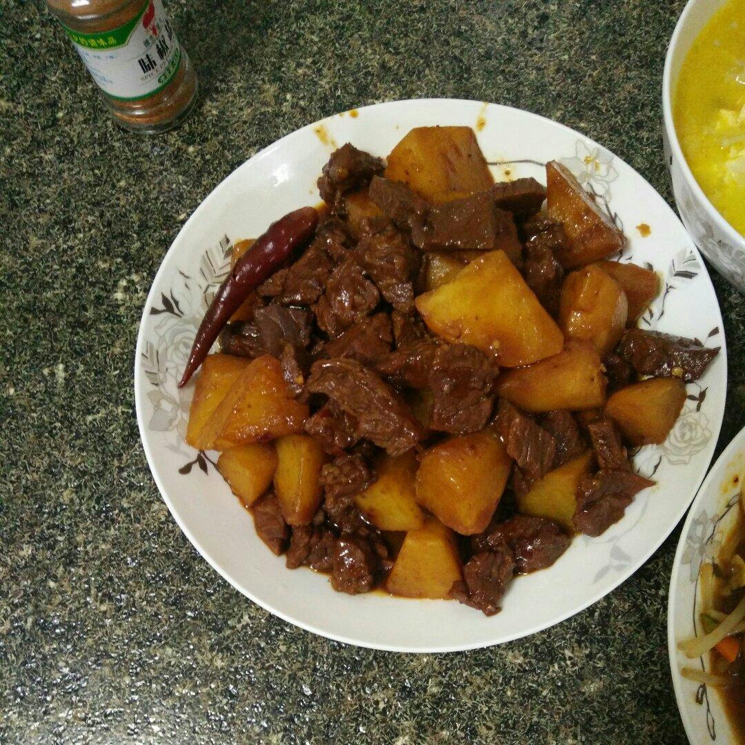 红烧牛肉土豆 （独家秘制）
