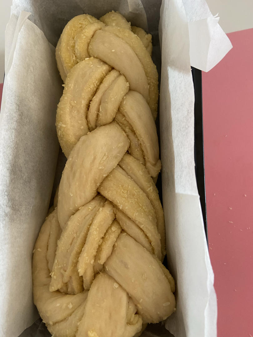 椰蓉吐司（内里柔软拉丝，外皮焦香酥脆）