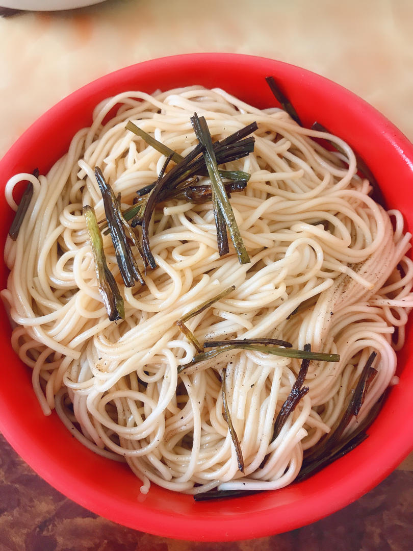 10分钟搞定的一碗葱油拌面