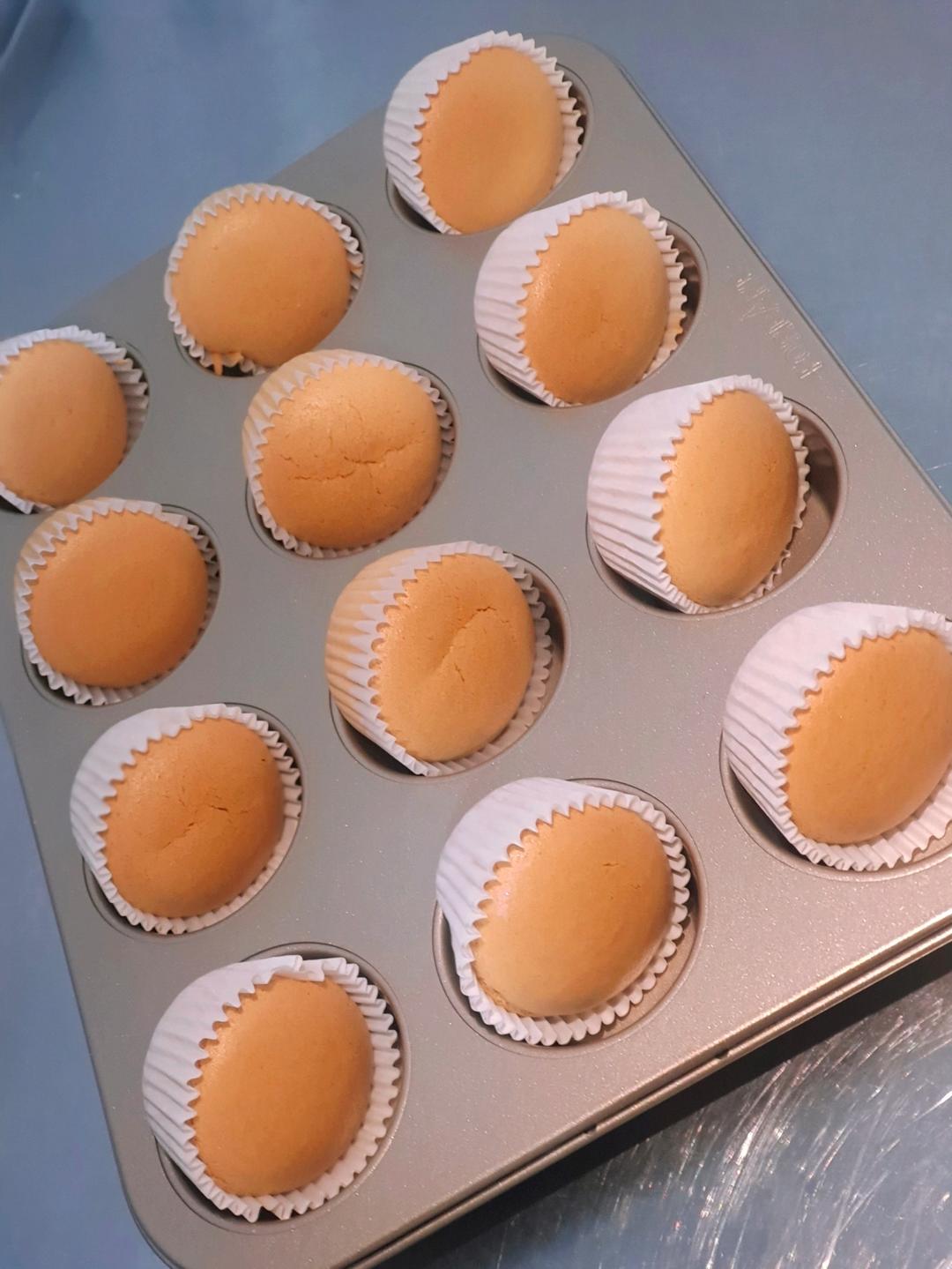两蛋戚风杯子蛋糕，完美不回缩