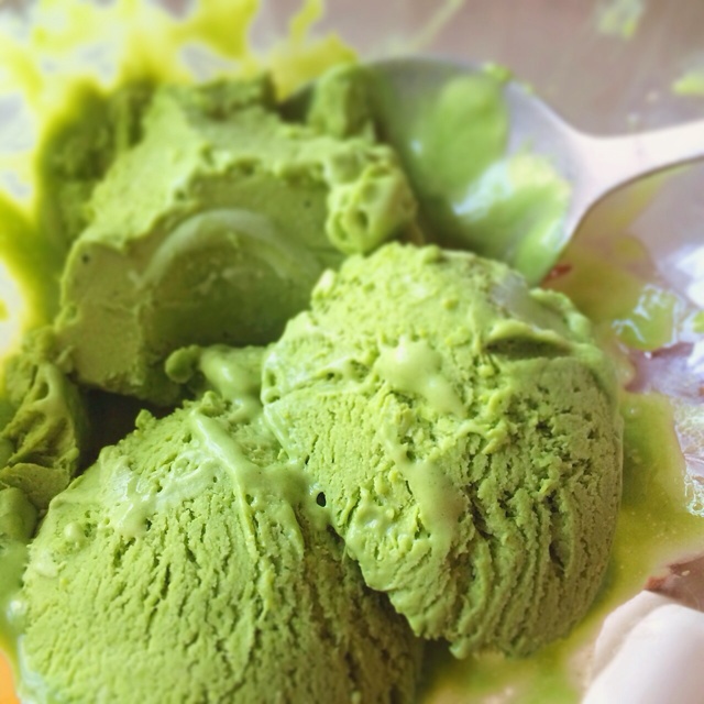抹茶白巧冰淇淋