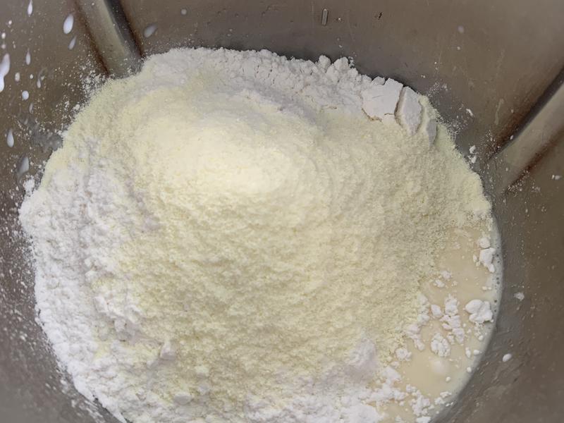 纯奶手撕吐司的做法 步骤1