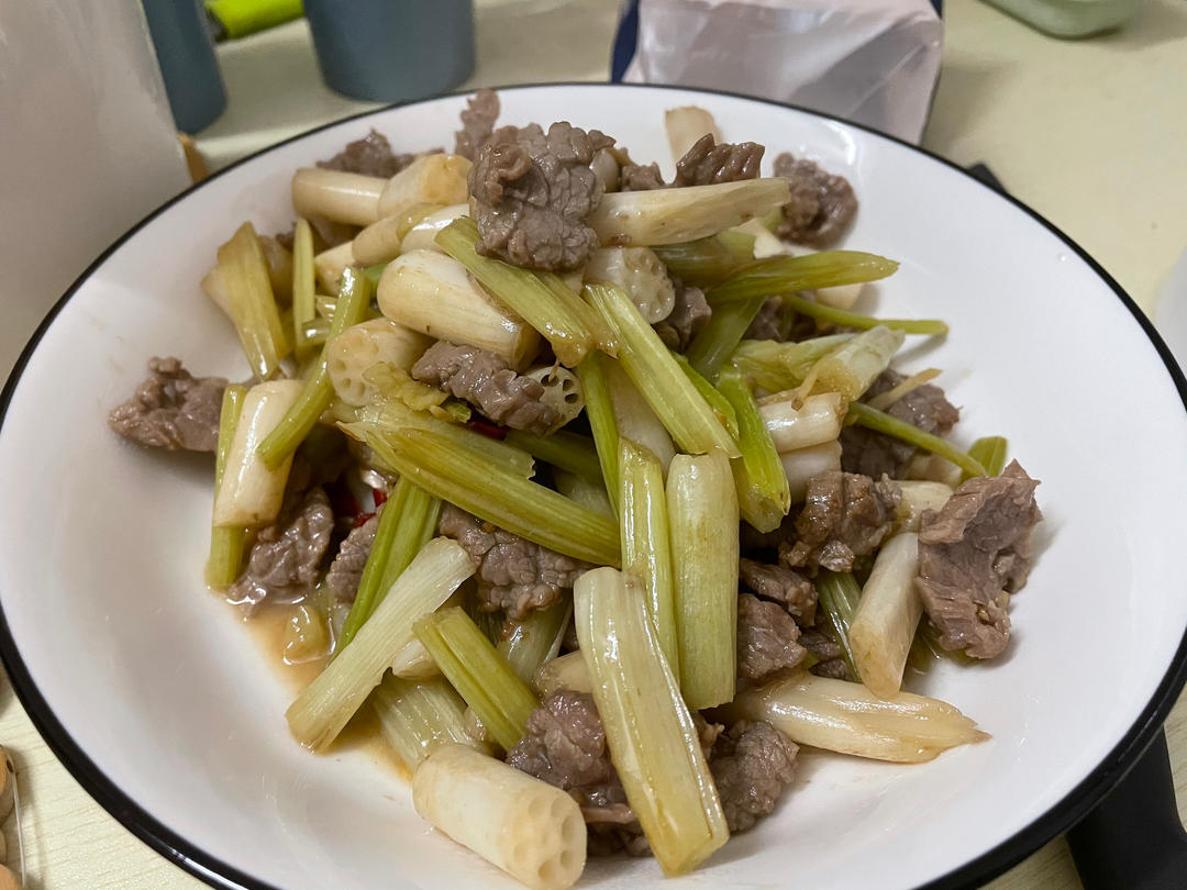 酸辣藕带炒牛肉