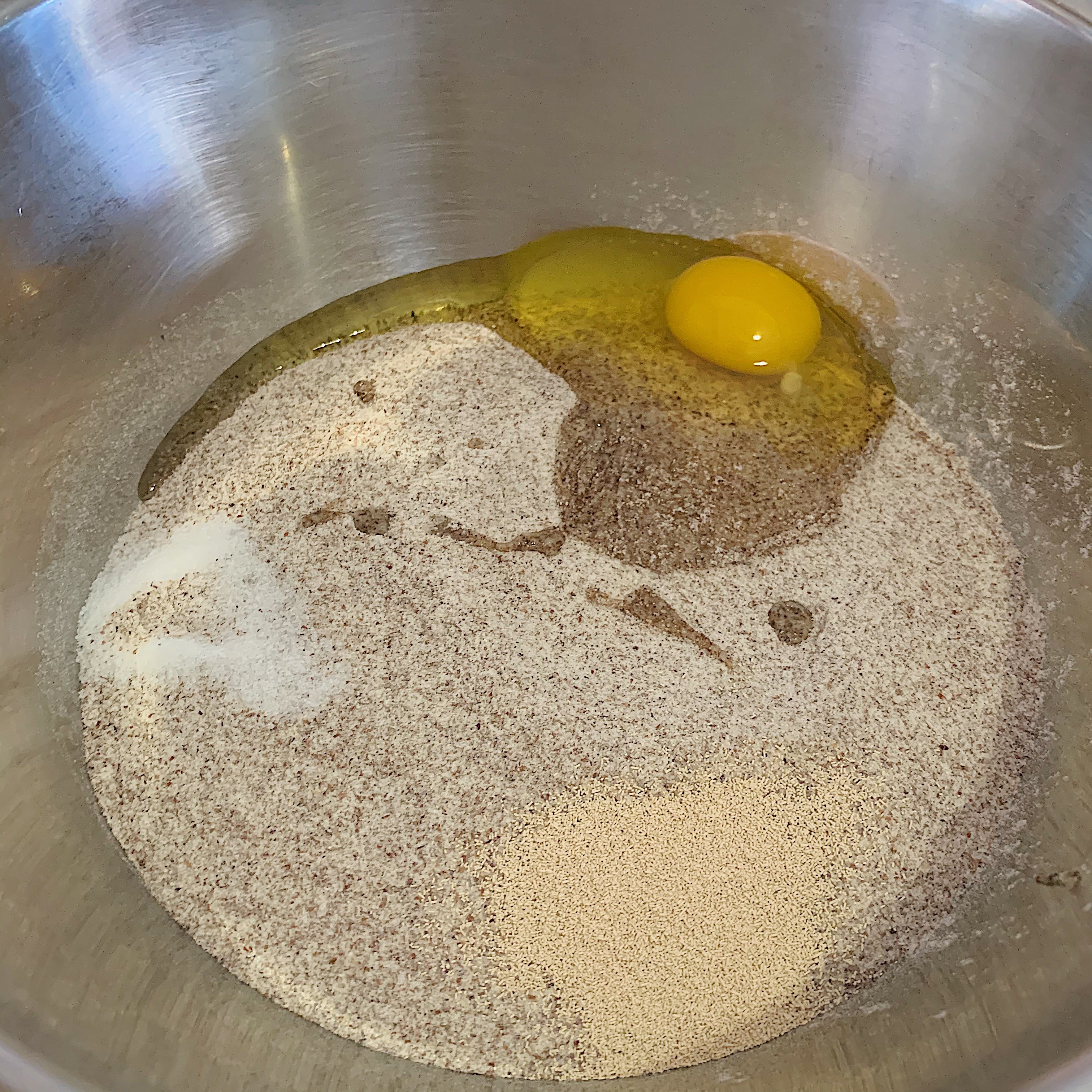黑麦欧包（咸蛋黄 紫薯）无油无糖版的做法 步骤2