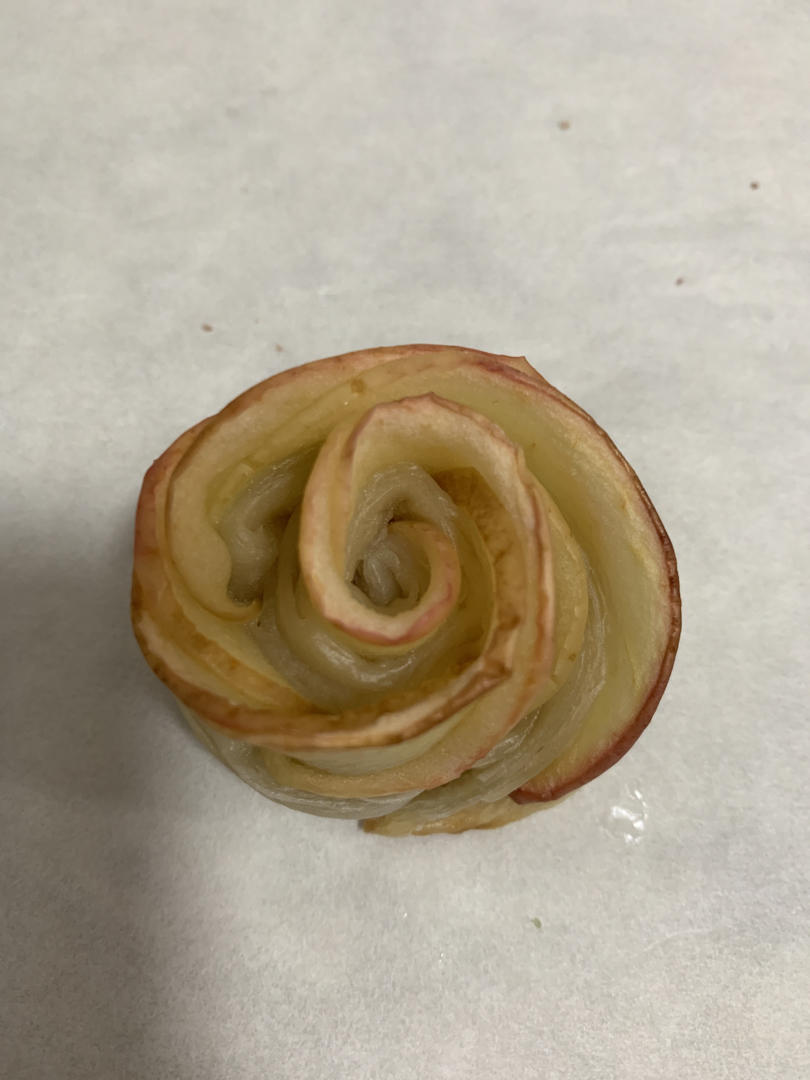 手抓饼新吃法🔥颜值爆表🌹酥皮玫瑰花苹果派