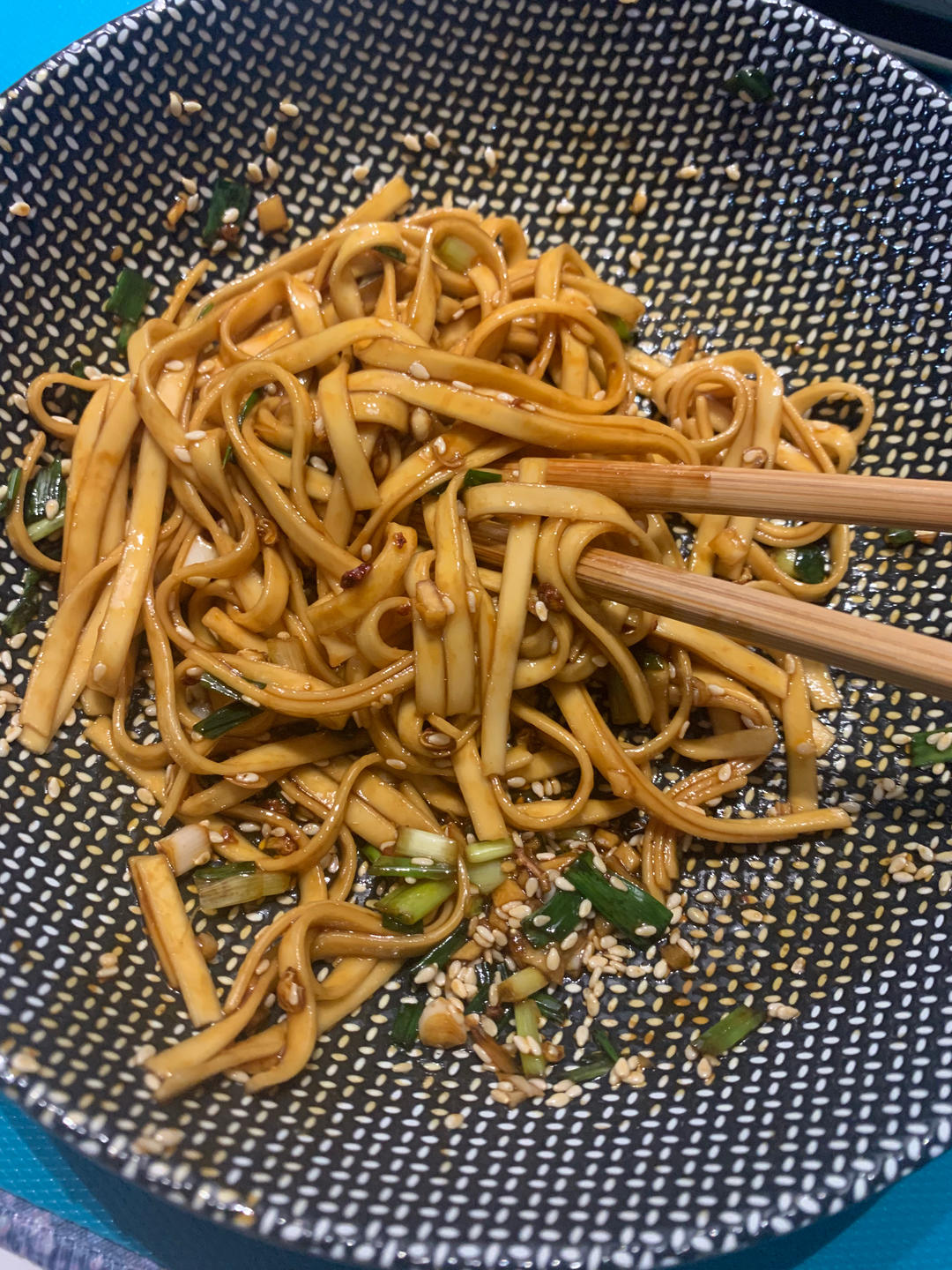 十分钟做好一盘开胃凉拌面～太好吃啦