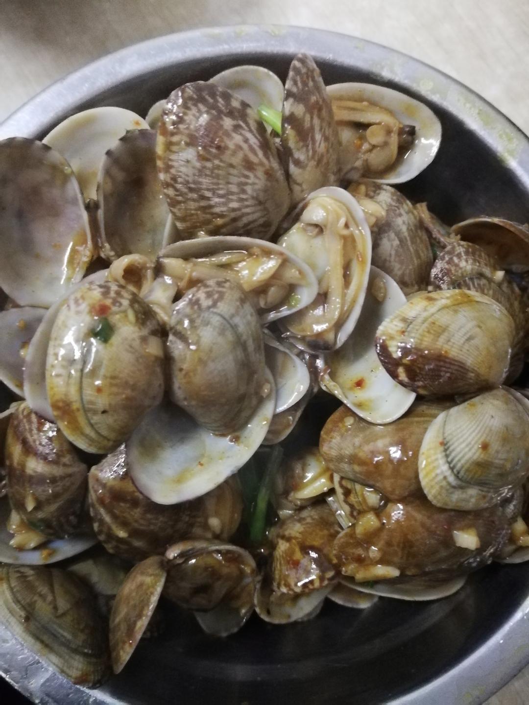 蒜香炒花甲