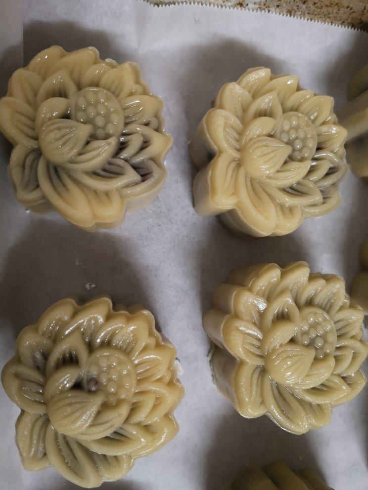 广式月饼—蛋黄芝麻月饼