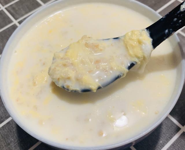 快手早餐『燕麦牛奶调蛋🥣』营养低卡又美味的做法