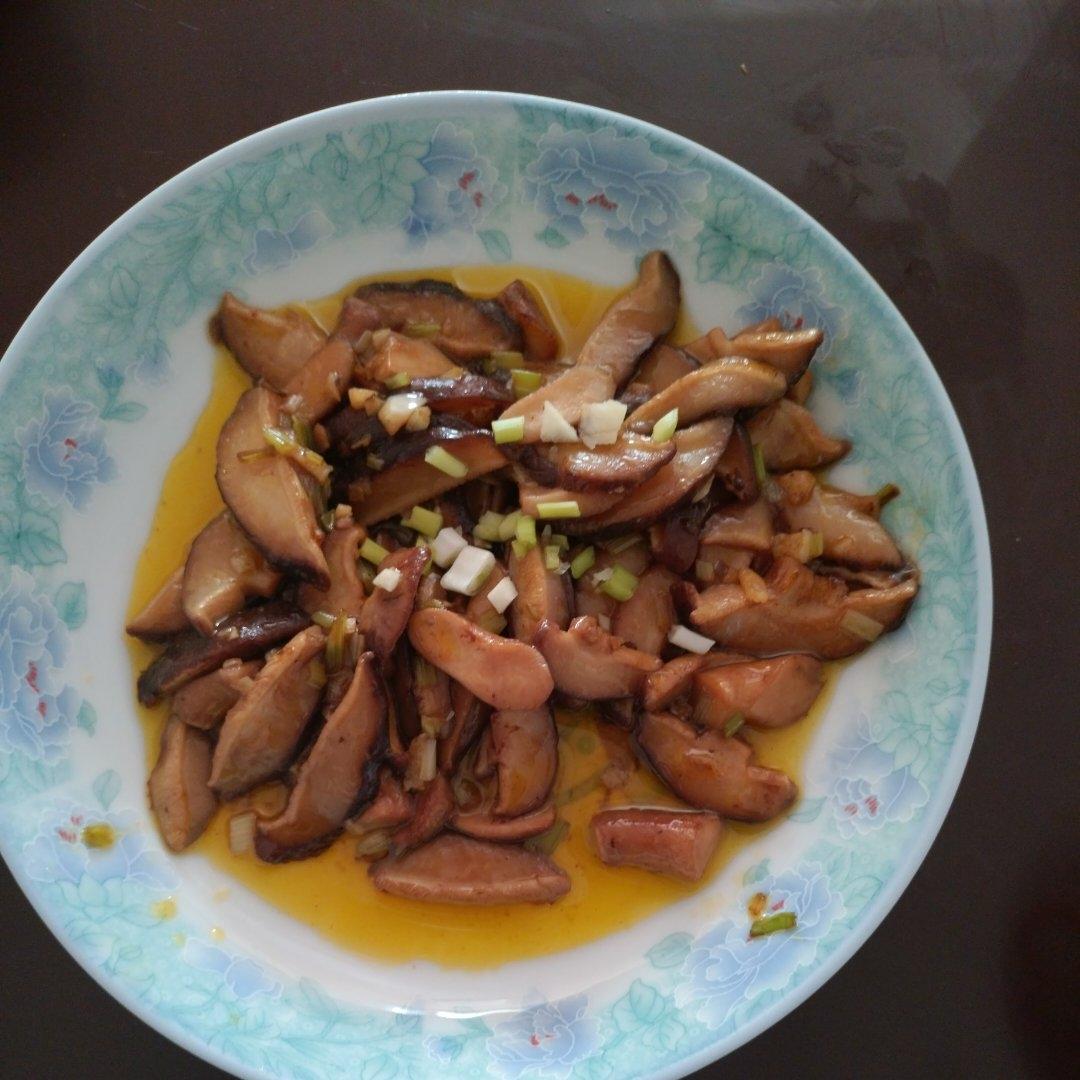 香菇这样炒比肉都好吃😋素炒香菇