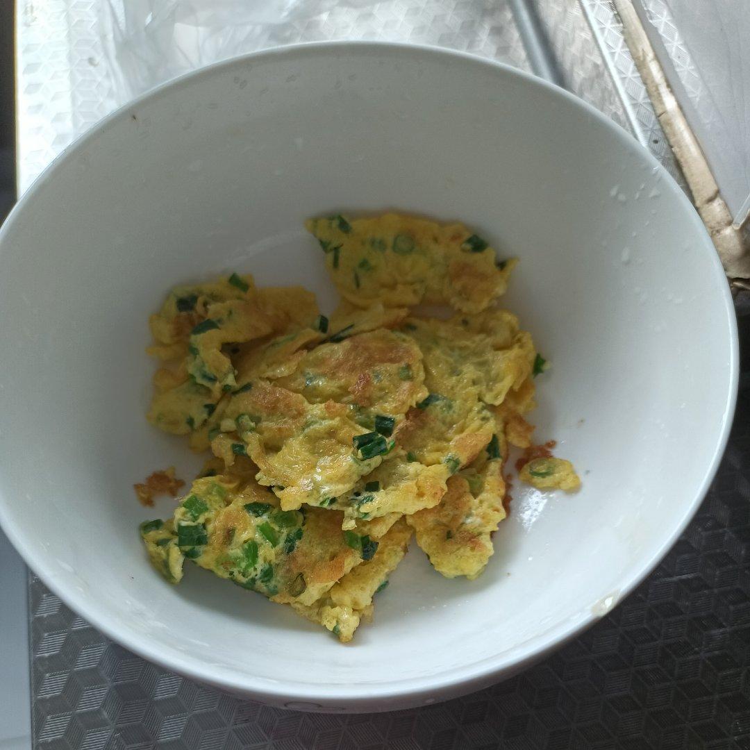 厨师长教你：“小葱煎蛋”的家常手法，满满的小技巧，先收藏了