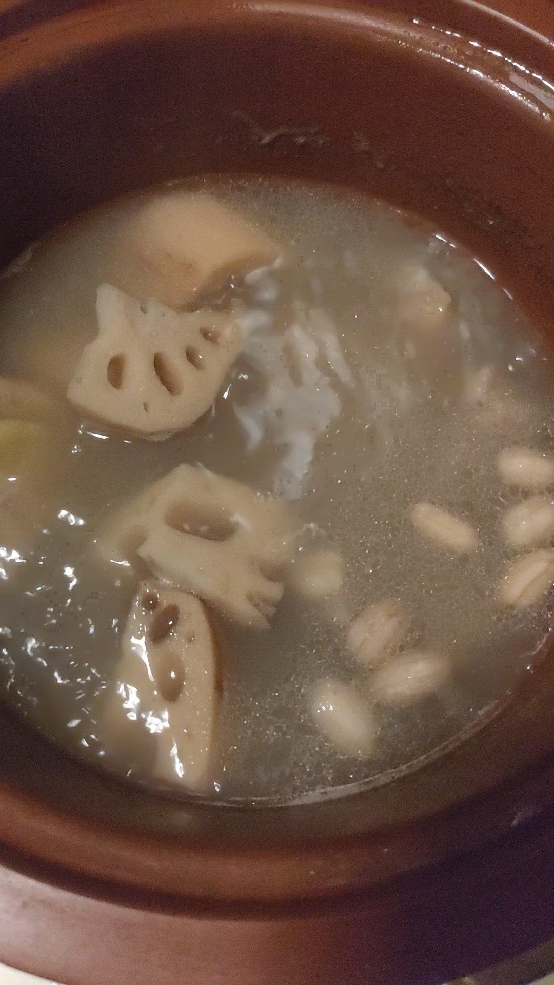 秋冬滋补——莲藕花生排骨汤（内附超香蘸料做法！）