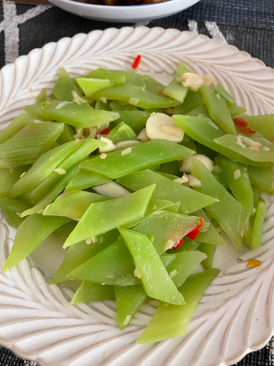 清炒莴笋