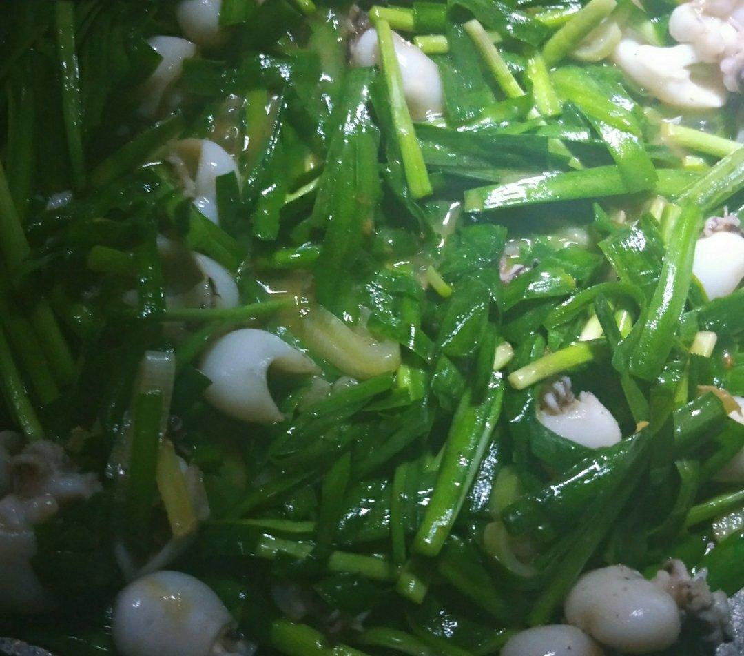 韭黄炒小墨鱼仔