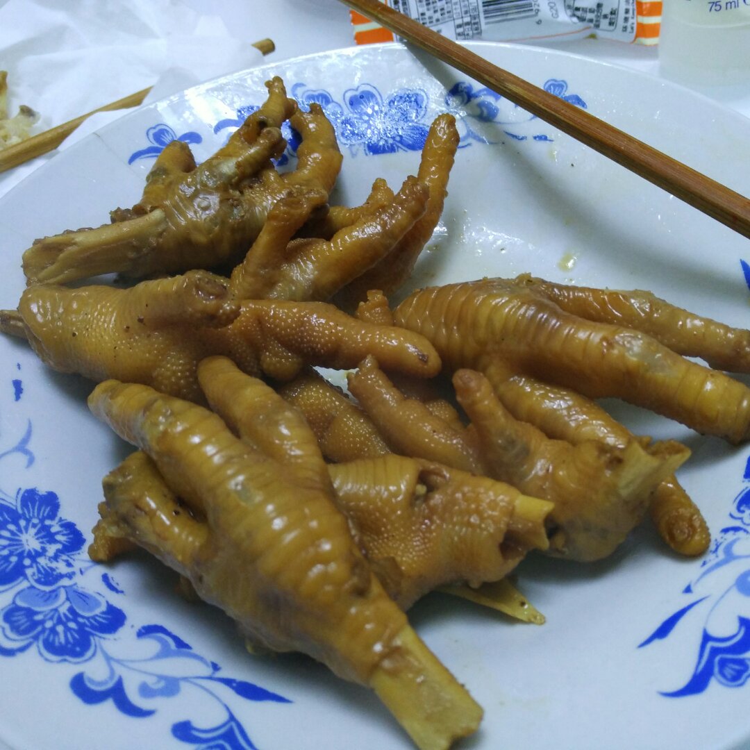 卤鸡脚