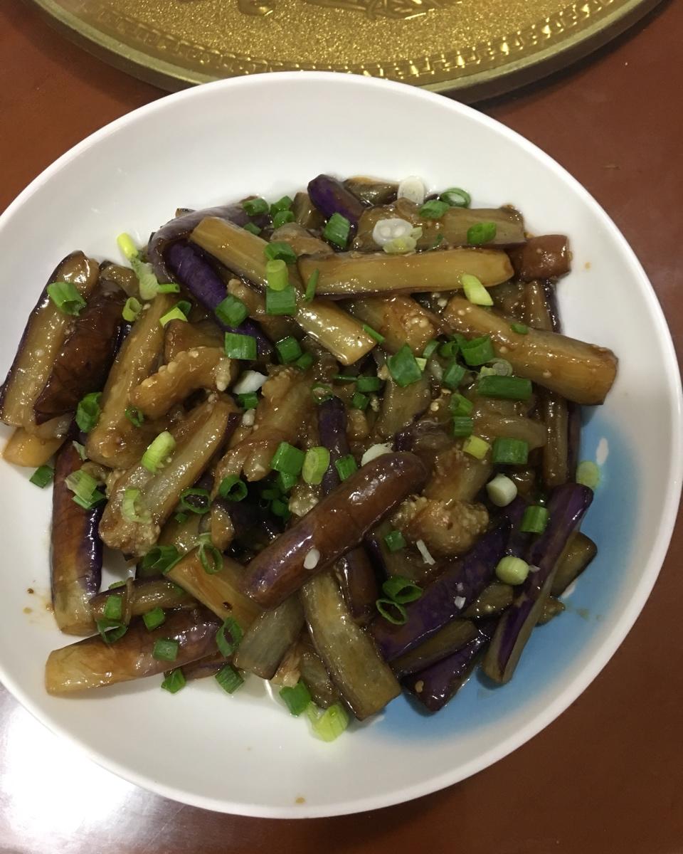 红烧茄子（教你炒茄子不变色的小妙招）