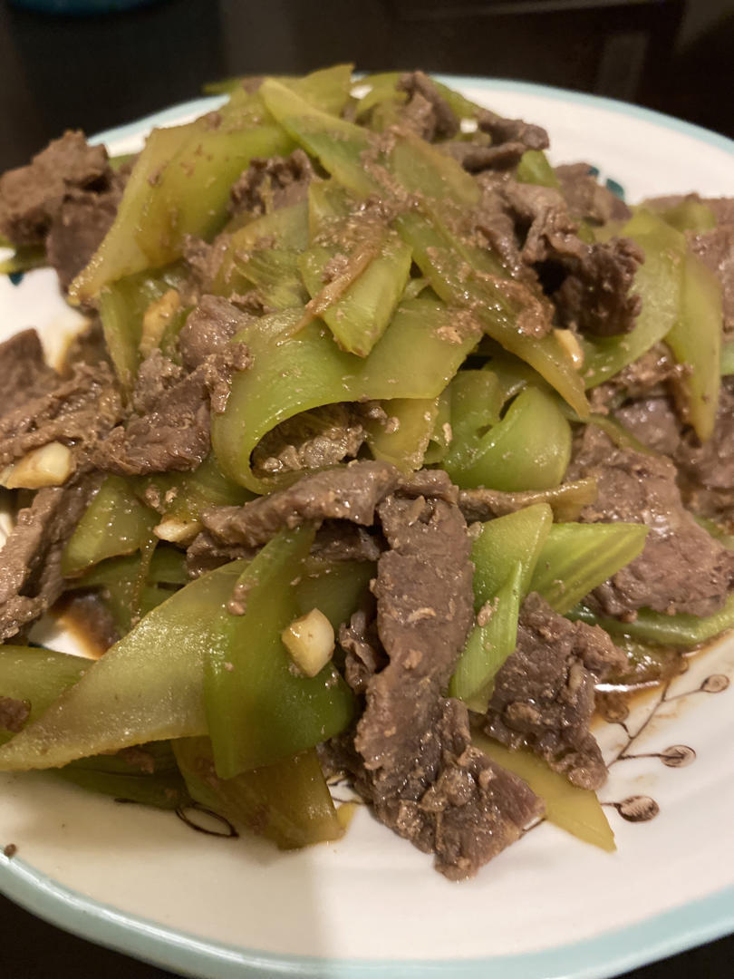 莴笋炒牛肉