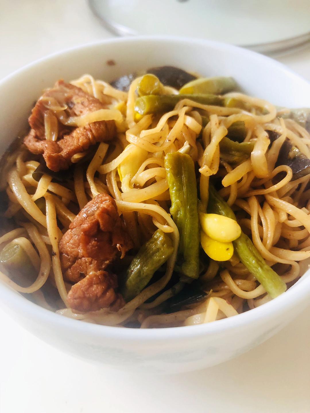 面肉菜一道解决的美味卤面的做法