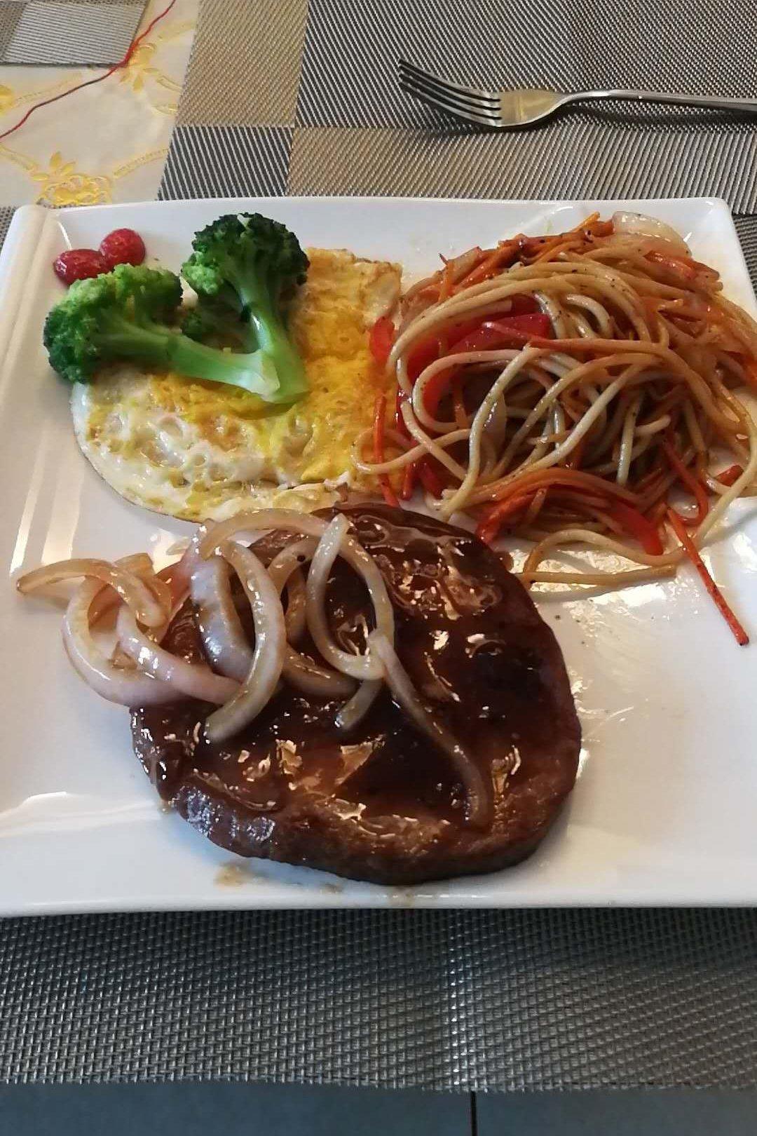 黑胡椒牛排（菲力牛排）—附黑胡椒汁的做法