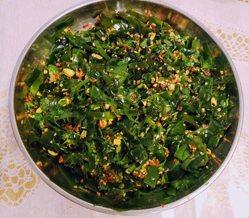 凉拌海带丝（酸辣麻香）爽口开胃咸甜适宜（配自制辣椒油方法）