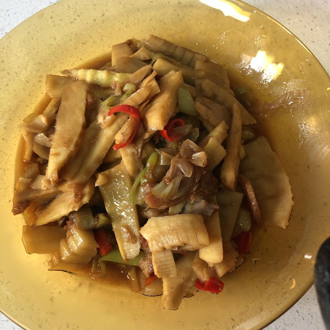 肉香笋鲜的春笋炒五花肉
