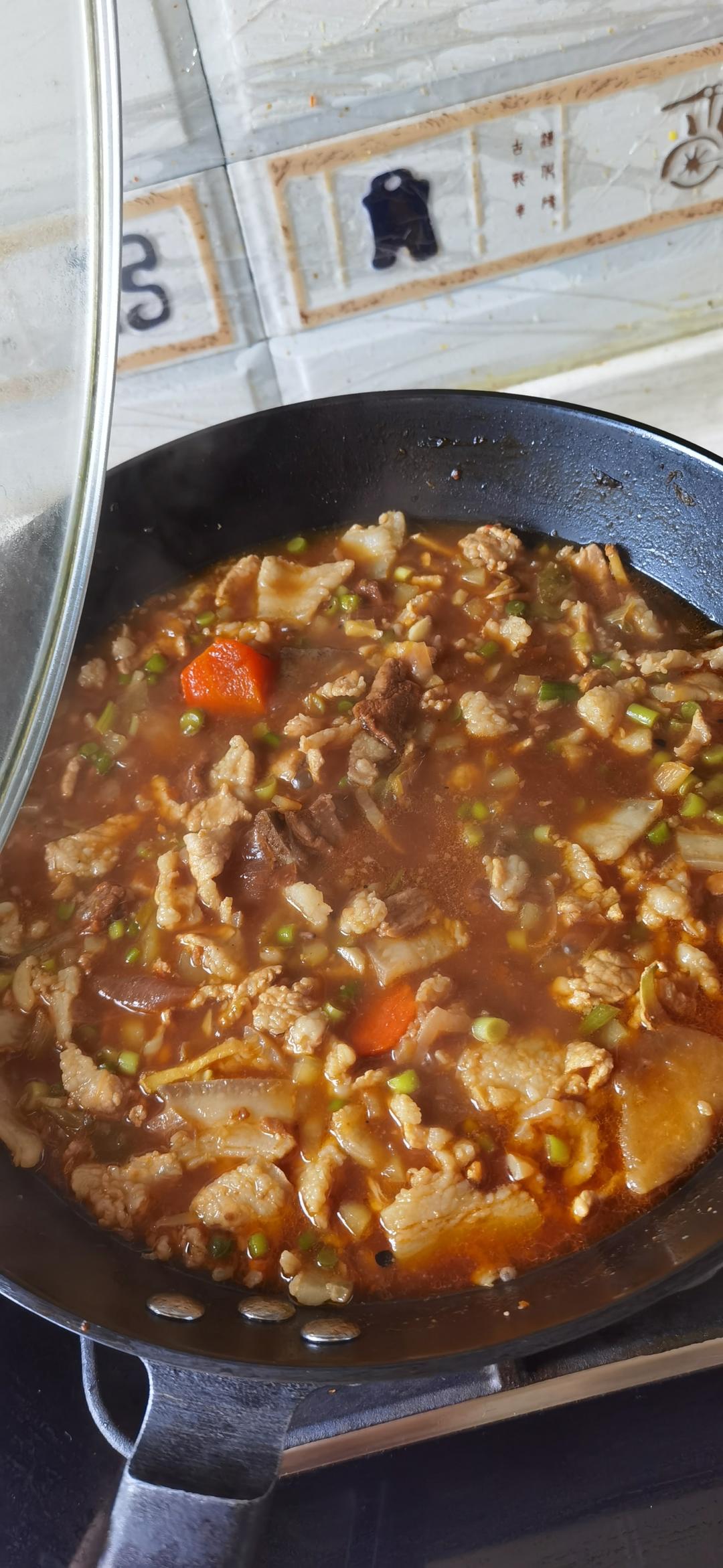 土豆丁炒肉捞面条