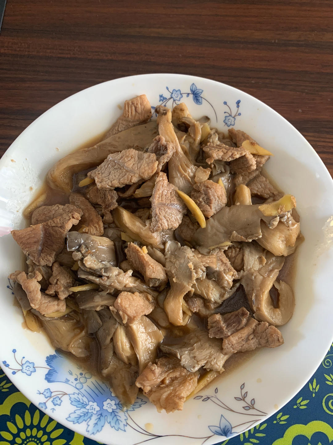 平菇炒肉